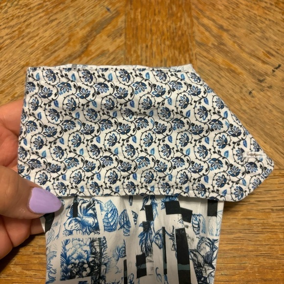 Robert Graham Shirts Inkom White Blue Floral Print Men’s Sz Medium Flip Cuff - Picture 2 of 7